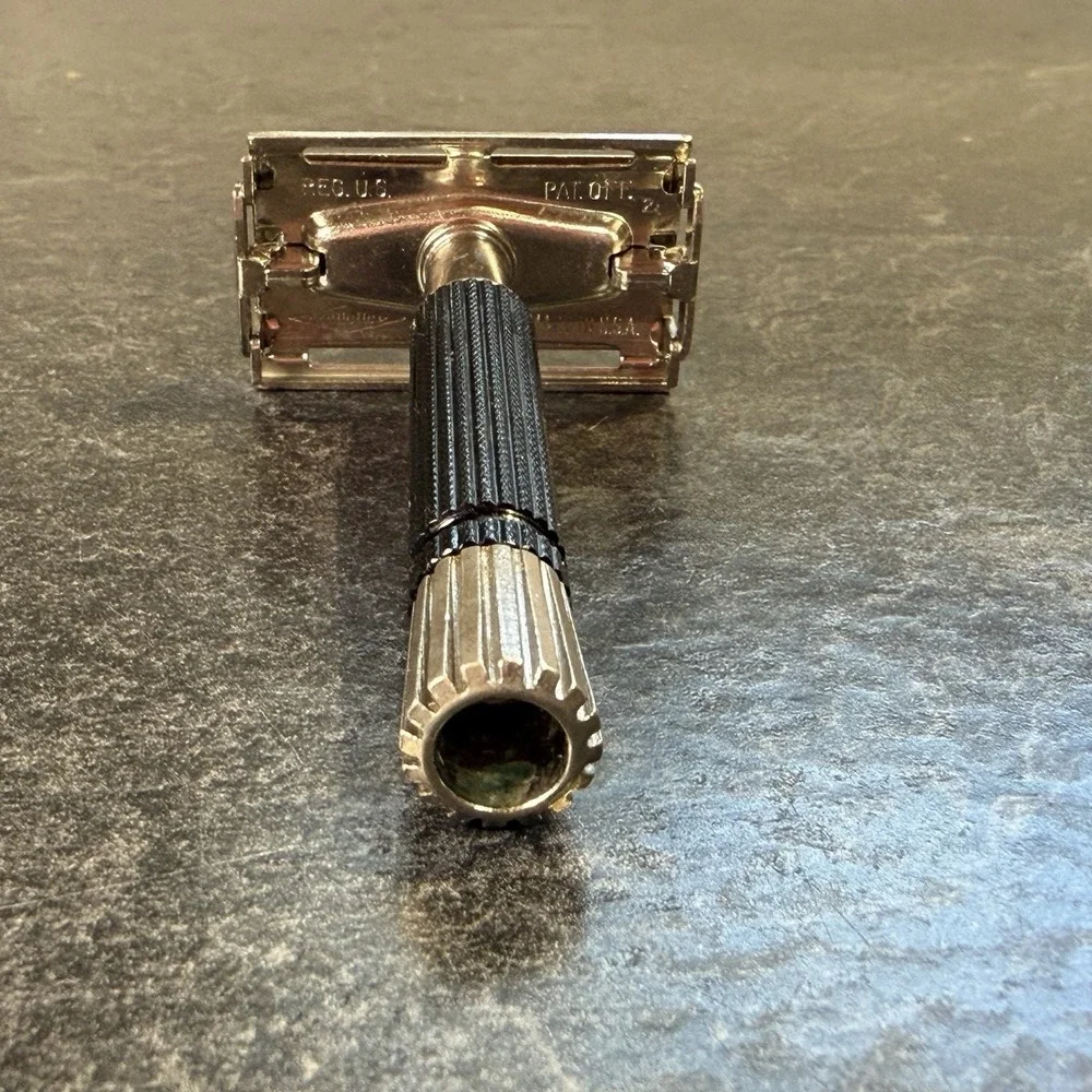 Gillette 1978 Y2 Twist To Open Double Edge Black Safety‎ Razor